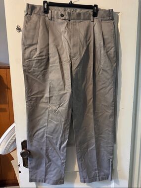 Jos. A. Bank Men's Pleated Dress Pants - Light Gray